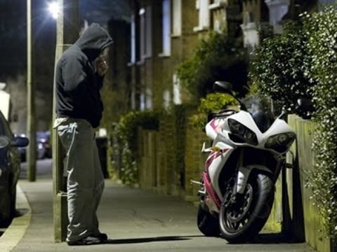 КАК БЫСТРО И НАГЛО УГОНЯЮТ МОТОЦИКЛЫ/how quickly and brazenly stealing motorcycles - Популярные видеоролики!