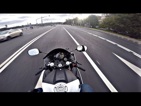 Неадекватная езда по городу на мото (без монтажа) 4K || Inadequate riding on moto - Популярные видеоролики!