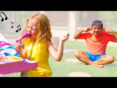 Настя ужасно поёт и мешает Папе  -  Nastya and Papa Pretend Play with Musical Instruments - Популярные видеоролики!