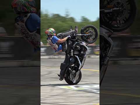 Harley-Davidson Sportster Stunts - Популярные видеоролики!