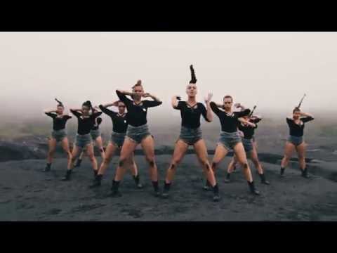Bun Up The Dance - Популярные видеоролики!