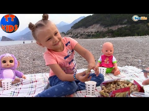 Ярослава и Куклы Беби Борн и Ненуко. Видео для детей. Пикник у моря Турция. Baby Born & Nenuco - Популярные видеоролики!