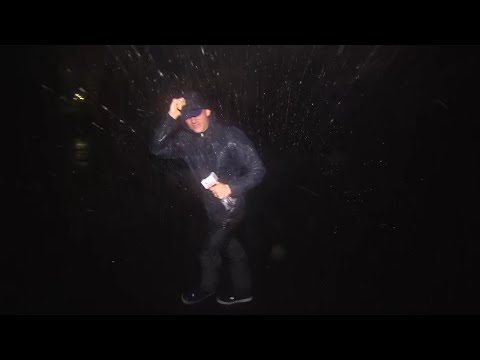 Reporters Get Battered by Wind While Covering Hurricane Florence - Популярные видеоролики!
