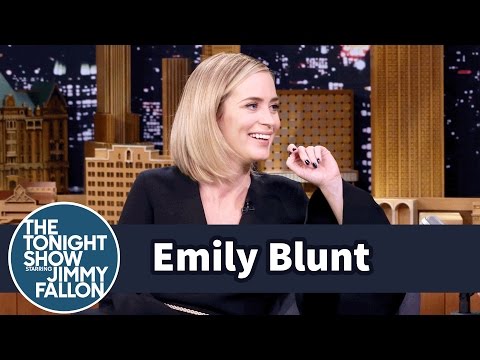 Emily Blunt's Kids Are Picking Up Their Dad's American Accent - Популярные видеоролики!