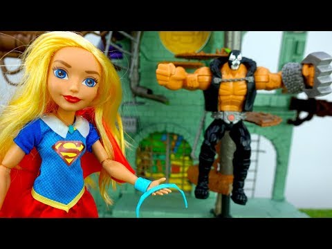 Видео для детей. Супергерл против Бейна. Приключения игрушек - Популярные видеоролики!