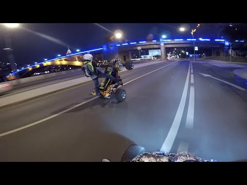Yamaha ATV. Ночная покатушка на квадроциклах/ ДПС / crazy stunt in Moscow - Популярные видеоролики!