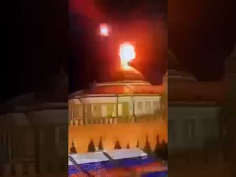 Удар по Кремлю - по лысой голове Путина #славаукраїні #сво #ukraine #путин #дрон #беспилотник - Популярные видеоролики!