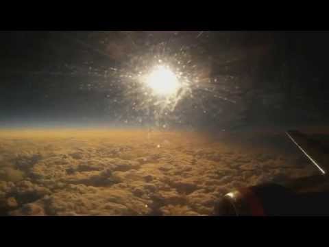 Затмение с видом из самолета/Eclipse with a view from the airplane - Популярные видеоролики!