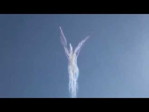 Angel in the sky at an Airshow - Популярные видеоролики!