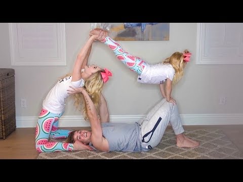 HILARIOUS FAMILY YOGA CHALLENGE!!! (Trying impossible poses) - Популярные видеоролики!