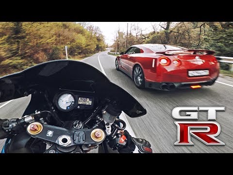Мотоцикл VS Nissan GTR - Сотрудники ДПС остановили за сплошную - Популярные видеоролики!